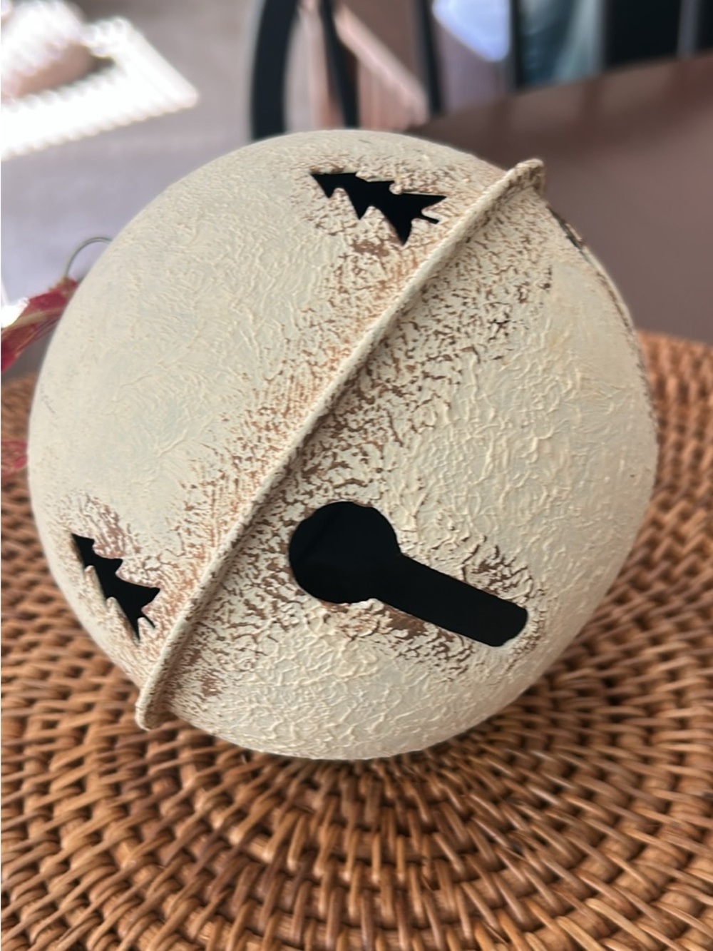 Cream Rustic Jingle Bell Wall Decor one callout
